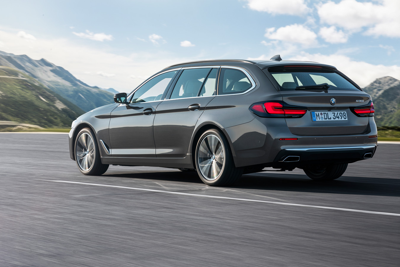 Bmw 5 сзади