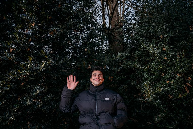 Robert Van Impe, alias Average Rob: ‘Dat ik geen auditiekansen kreeg, heeft mij alleen maar gemotiveerd om te bewijzen dat je als youtuber ook andere talenten kán hebben.’ Beeld © Stefaan Temmerman