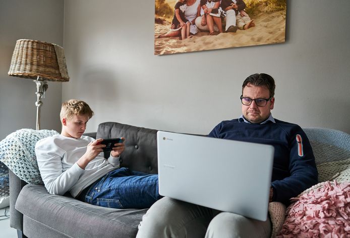Hoenderloo-ouders zitten thuis met hun kind: ‘kost je vreselijk veel ...
