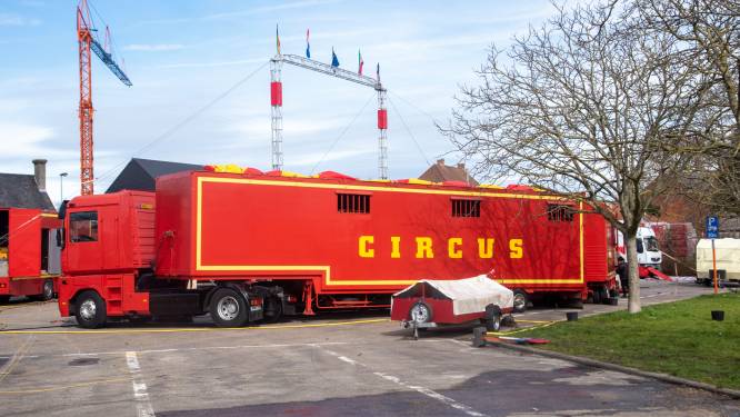 Circus strijkt neer op Vaartplein