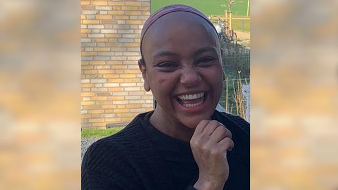 Ann Lilian Atkinson (26) is op zaterdagavond 3 april lopend vertrokken uit een zorginstelling in Zwammerdam. De vrouw heeft haar telefoon, identiteitsbewijs en portemonnee daar achtergelaten en is sindsdien vermist.