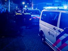 Man (28) gaat agenten te lijf met ijzeren staaf, één gewonde gevallen