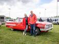 Henk Hut en Renske de Vries waren van de partij bij de Historische Oldtimerdag in de Krim, met hun meer dan zestig jaar oude rode Chevrolet Impala Sport Coupe.