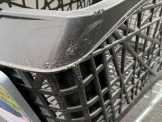 Jongeren stelen en beschadigen winkelkar Proxy Delhaize: “We hebben onze kar teruggevonden op een andere parking”