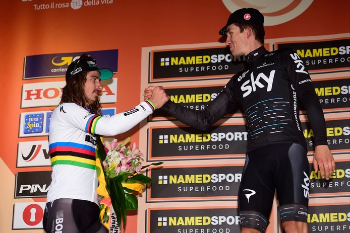Niet voor het eerst moet Sagan, hier in Milaan-San Remo, de felicitaties geven aan zijn rivaal.