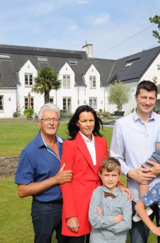 Twee families onder één dak in villa die boven 1,2 miljoen euro wordt geschat: “De volgroeide tuin met zwembad en de velden erachter zijn extra troef”