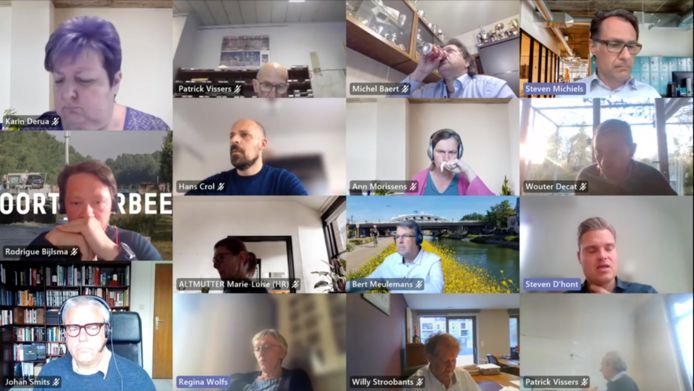 De gemeenteraadsleden tijdens de digitale zitting.