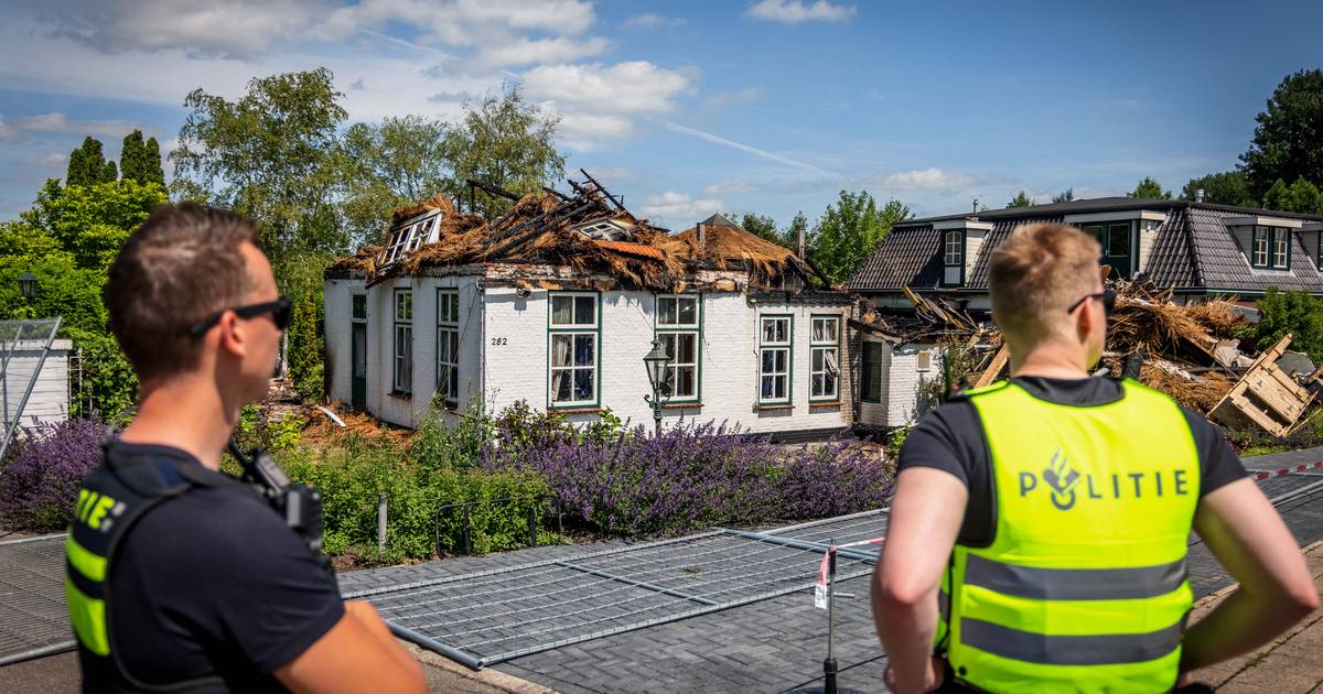 Huurder afgebrand hotel Wanneperveen moest weg, 'brandstichting op camera' - De Stentor