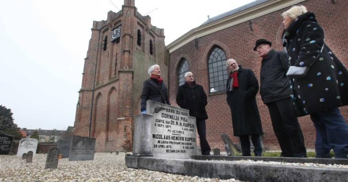 De vrouw achter de scheve toren