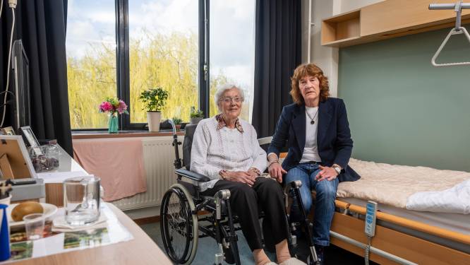 Dove Francien (96) moet in een jaar tijd vijf keer verhuizen: ‘Waarom slepen ze zo met dat mensje?’