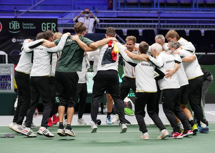 Duitsland viert de overwinning op Groot-Brittannië.
