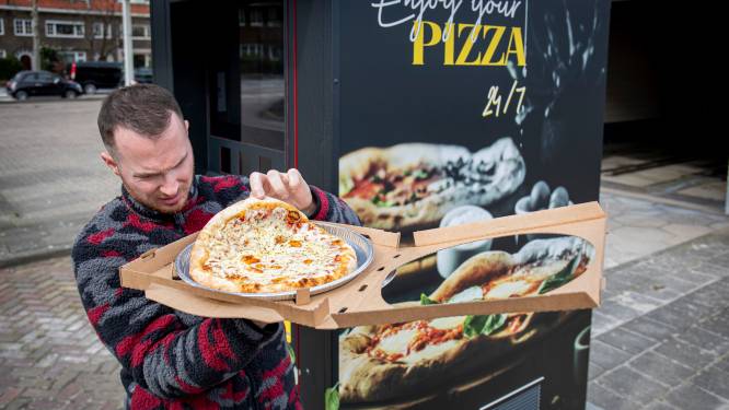 Een pizza uit een automaat, smaakt dat een beetje? ‘Te zacht, te zout en te duur’