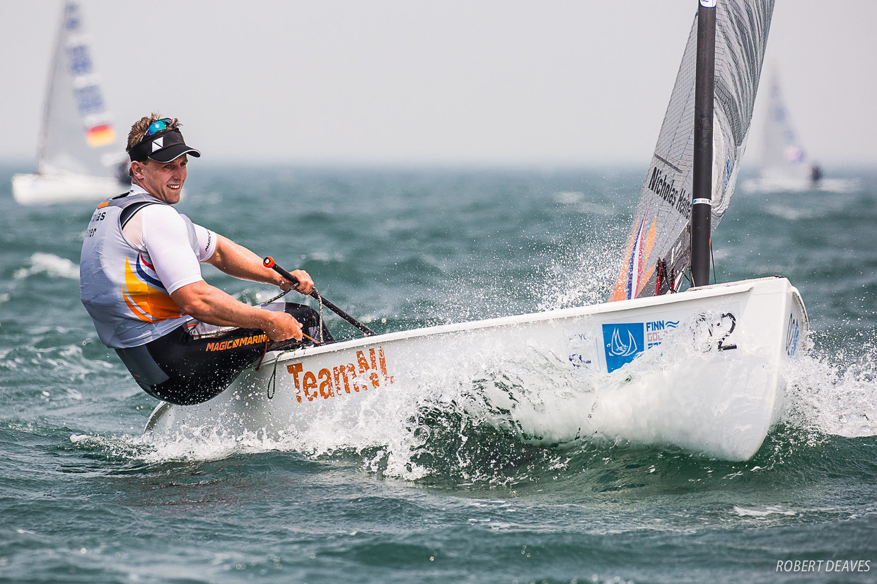 Nicholas Heiner in actie op het WK Finn in Australië. Beeld Robert Deaves