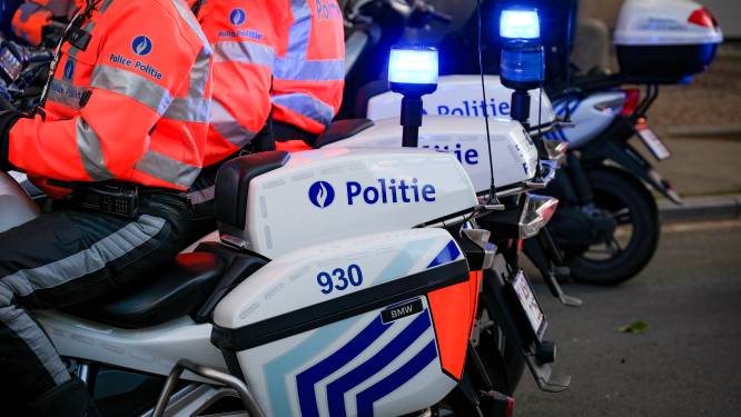 Vitesse-supporters niet welkom in Brussel: grote politiemacht en massale controle rondom stadion
