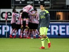 Beenblessure uitgevallen PSV-topscorer Lozano valt mee