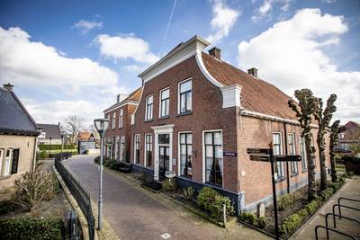 Het dak gaat er af bij Huize Keizer in Denekamp