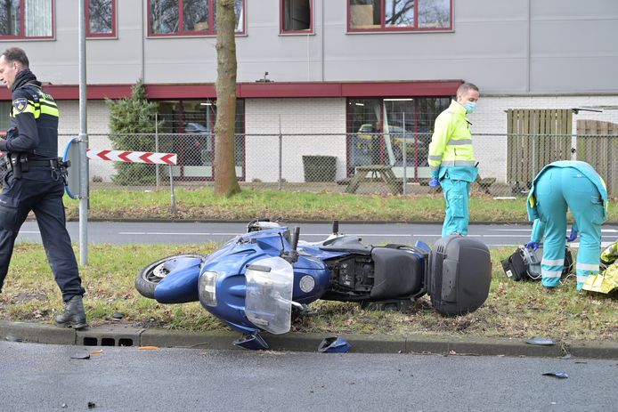 Een ongeluk op de Laaghamlaan in Breda.