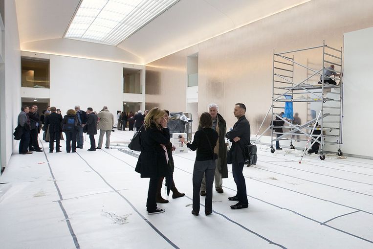 Bezoekers namen in april alvast een kijkje in museum Hermitage aan de Amstel. (Guus Dubbelman / de Volkskrant) Beeld 