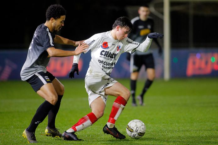 Olivier Luckx (r.) opende de score. Het mocht helaas niet baten voor de bezoekers