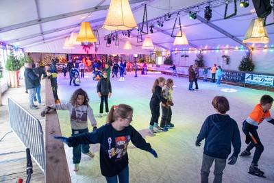Schaatsbanen zorgen in hele regio voor winterpret: ‘De kroeg is hier groter dan de ijsbaan, typisch 