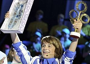 Ralf Mackenbach viert in 2009 de winst van het Junior Eurovisie Songfestival