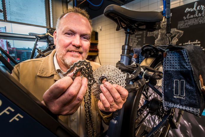 beklimmen Leer Cokes Historische schaarste bij fietsenwinkels: 'Nieuwe racefiets? Kun je  vergeten', zegt Wim van Bike Totaal Enschede | Enschede | tubantia.nl