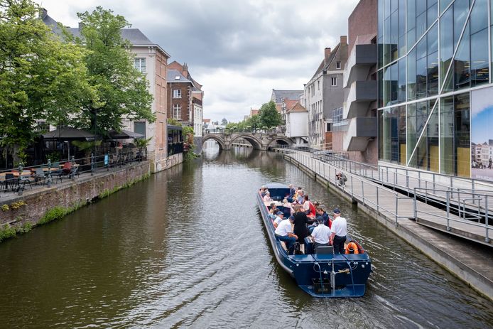 Een Boat Shuttle vaart je op zaterdag en koopzondagen gratis van en naar Parking Keerdok en het Winkelcentrum van Mechelen