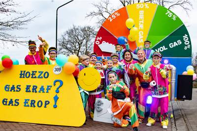 Pinnekleuversgat zet de bluumkes flink bùite!