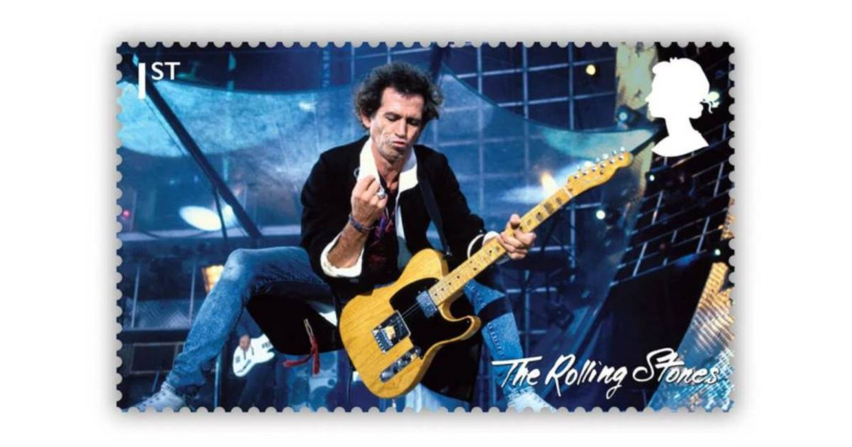 De Britse postzegel met de door Frans Schellekens gemaakte foto: Keith Richards tijdens het Rolling Stonesconcert in de Rotterdamse Kuip op 30 augustus 1995. Beeld via REUTERS