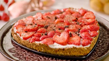 83. Ontbijttaart met aardbeien & rumaperitief en parmezaankoekjes (Andy Peelman)