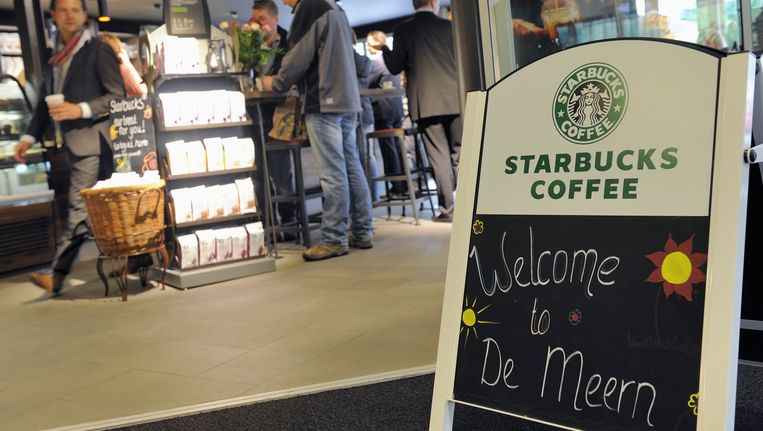 De koffiebranderij van Starbucks betaalde in Nederland over drie boekjaren in totaal 1,2 miljoen euro belasting. De Europese Commissie rekende voor dat het iets tussen 6- en 24 miljoen euro had moeten zijn. Beeld anp