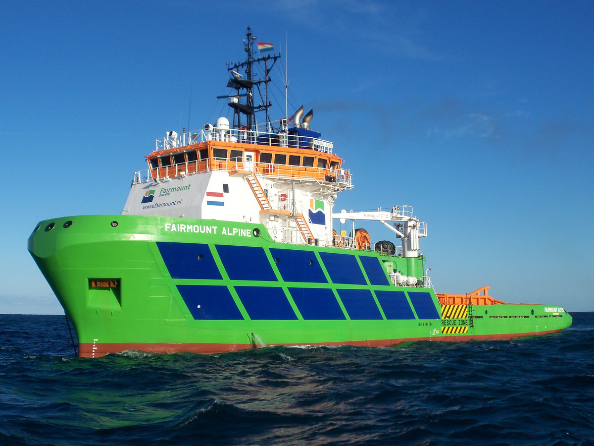 Schip van Boskalis ingezet om getroffen eilanden te helpen Foto AD.nl