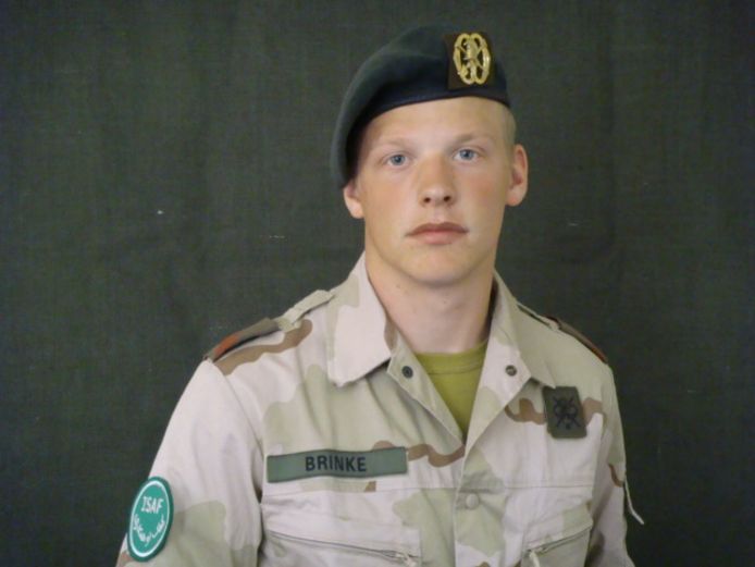 Eerbetoon aan omgekomen militair Jos ten Brinke (21) uit Rekken ...