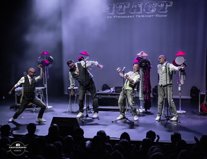 4 TACT tijdens hun optreden in het Fakkeltheater