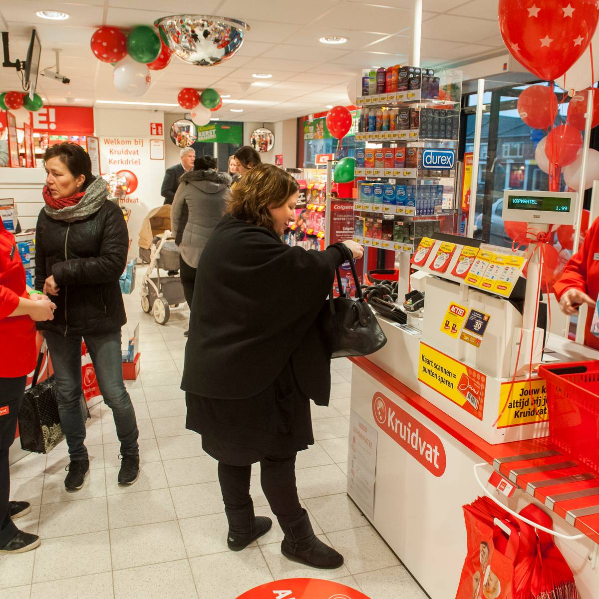 Kruidvat stopt helemaal met verkoop van sigaretten Binnenland AD