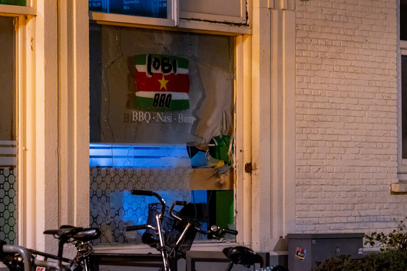 Opnieuw is een vestiging van het Surinaamse afhaalrestaurant Lobi BBQ het doelwit geworden van een explosie.