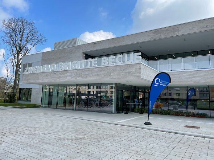Het nieuwe zwembad Brigitte Becue in Oostende is geopend