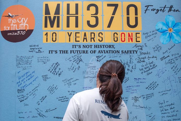 Een herdenkingsmuur tien jaar na de verdwijning van vlucht MH370, Maleisië, 03 maart 2024.
