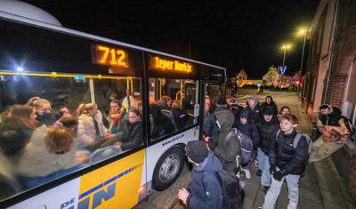 “Leerlingen moeten wel van en naar school raken”: Vlaamse Scholierenkoepel wil aanpassingen aan nieuw vervoersplan De Lijn