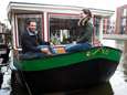 Vier enorme kranen tillen brug omhoog voor woonboot en de gemeente betaalt: dit is waarom