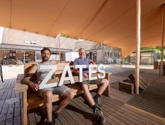 Bekende café Zates krijgt zomerbar: “Na overlijden van ‘de moe’ was het hier al veel te lang stil”