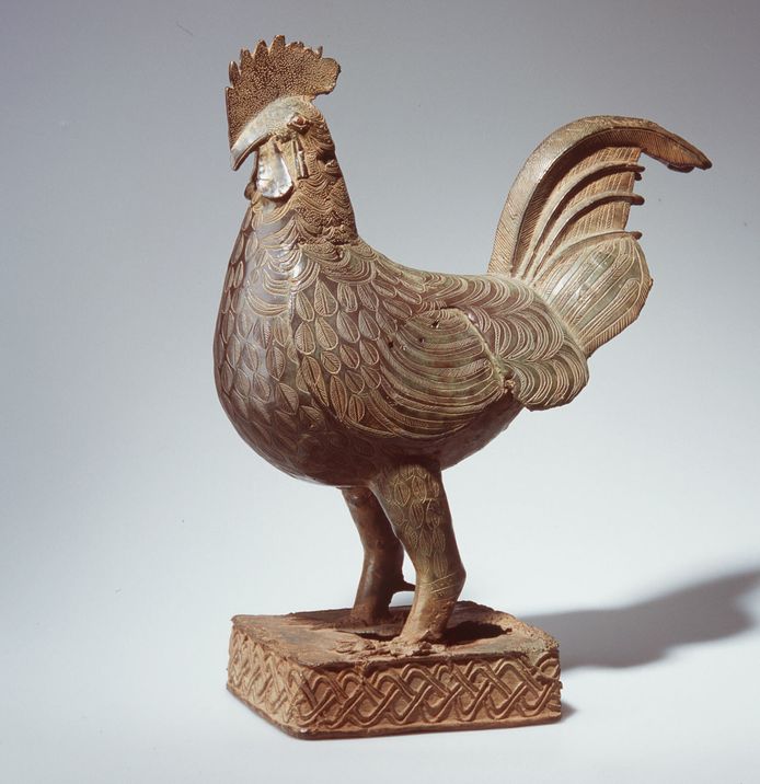 Seekor ayam jantan perunggu dijarah dari Kota Benin pada tahun 1897.