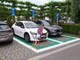 Ook in Kraainem zijn voortaan twee plaatsen voor elektrische deelwagens van Cambio voorzien, al heeft zo te zien nog niet elke automobilist dat door.