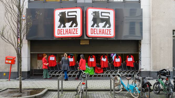 Delhaize Museumstraat houdt als een van de laatste winkels nog wel de deuren dicht: “Alleen naïevelingen geloven wat ons nu wordt beloofd”