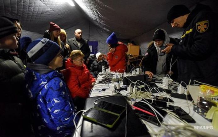 L'un des "centres d'invincibilité" à Odessa, où la population peut se réchauffer, recharger son téléphone et aller sur Internet.