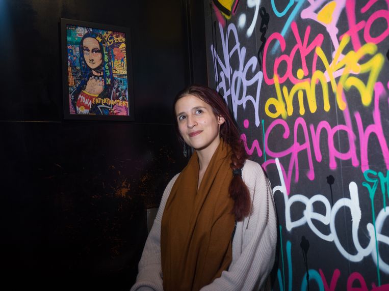 Maria Rebelo, een 27-jarige die werkt voor het Canadese bedrijf Ureeqa dat artiesten helpt geld te verdienen met NFT's. Beeld NYT
