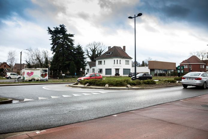 Het kruispunt van de Genkerhei met de Hasseltweg is één van de vijf zwarte punten op Genkse gewestwegen.