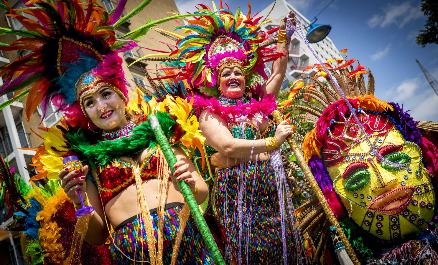 Summer carnival. Амстердам карнавал. Карнавал в Голландии. Яркий карнавал.