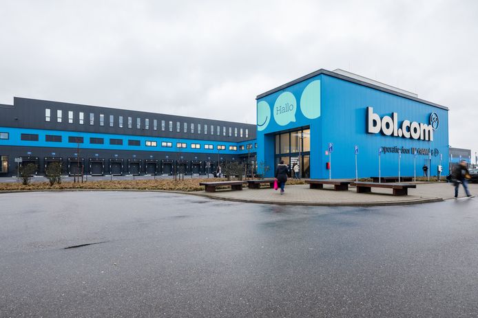 Distributiecentrum van bol.com in Waalwijk.