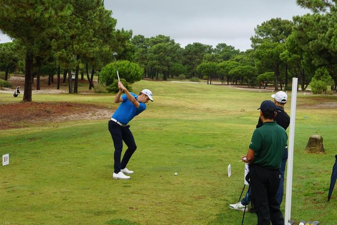 Floris Veth in actie voor de Rosendaelsche tijdens de European men's Club Trophy in Portugal.